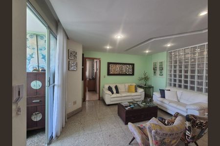 Apartamento à venda com 140m², 4 quartos e 2 vagas