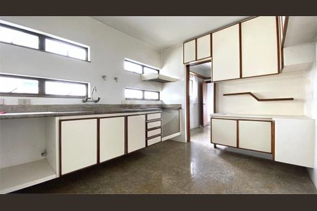 Apartamento à venda com 253m², 4 quartos e 4 vagas