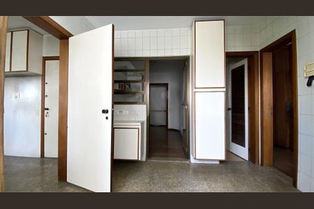 Apartamento à venda com 253m², 4 quartos e 4 vagas