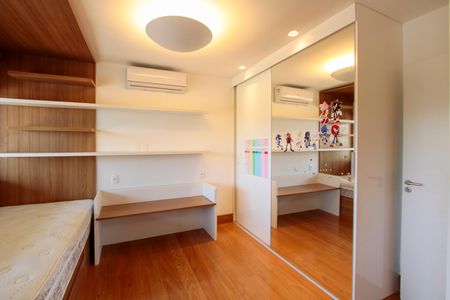 Apartamento à venda com 178m², 4 quartos e 2 vagasQuarto 2