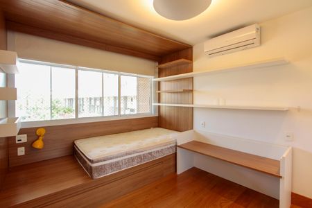 Apartamento à venda com 178m², 4 quartos e 2 vagasQuarto 2