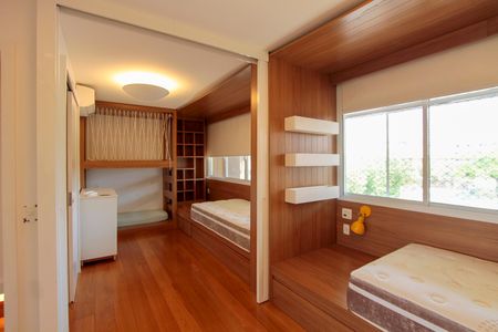 Apartamento à venda com 178m², 4 quartos e 2 vagasQuarto 2