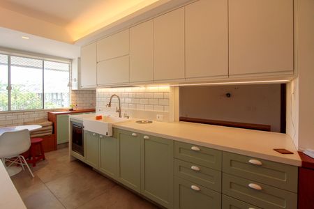 Apartamento à venda com 178m², 4 quartos e 2 vagasCozinha