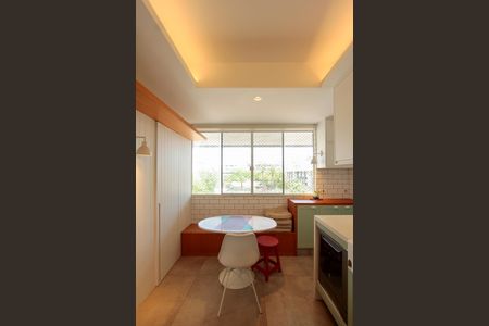 Apartamento à venda com 178m², 4 quartos e 2 vagasCozinha