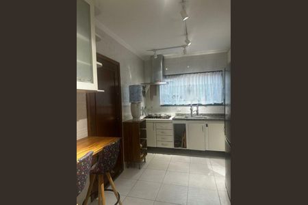 Casa à venda com 198m², 3 quartos e 3 vagas