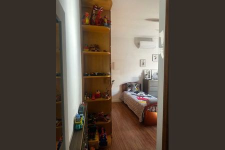 Casa à venda com 198m², 3 quartos e 3 vagas