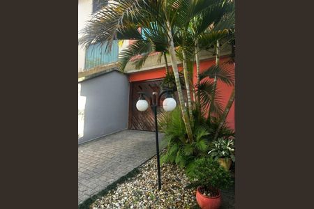 Casa à venda com 198m², 3 quartos e 3 vagas