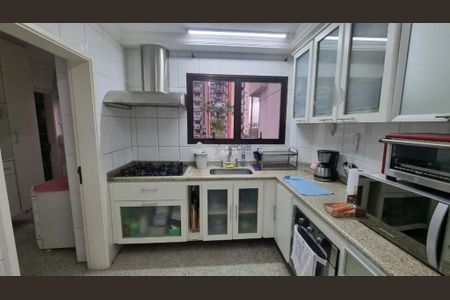 Apartamento à venda com 3 quartos, 168m² em Vila Regente Feijó, São Paulo
