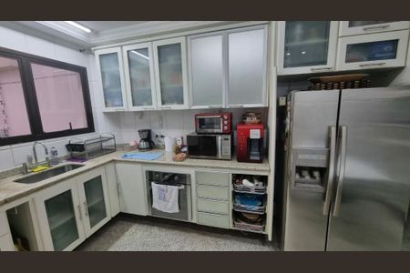 Apartamento à venda com 3 quartos, 168m² em Vila Regente Feijó, São Paulo