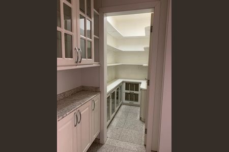 Apartamento à venda com 335m², 4 quartos e 6 vagas