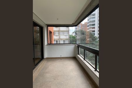 Apartamento à venda com 335m², 4 quartos e 6 vagas