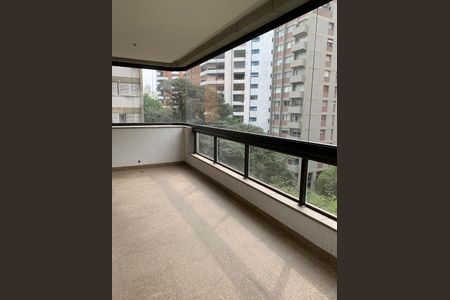 Apartamento à venda com 335m², 4 quartos e 6 vagas