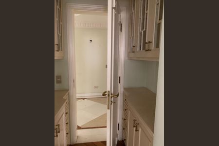 Apartamento à venda com 335m², 4 quartos e 6 vagas