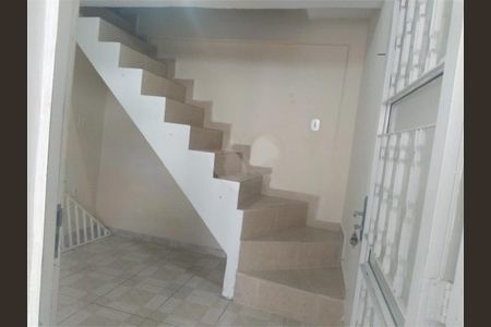 Casa à venda com 216m², 6 quartos e sem vaga