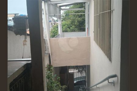 Casa à venda com 216m², 6 quartos e sem vaga