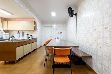 Casa à venda com 5 quartos, 258m² em Aclimação, São Paulo