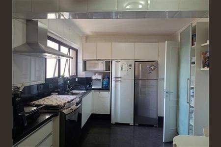 Apartamento à venda com 213m², 3 quartos e 3 vagas