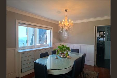 Apartamento à venda com 213m², 3 quartos e 3 vagas