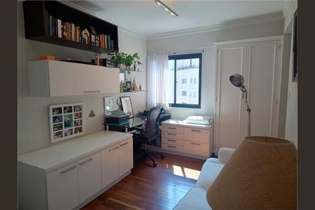 Apartamento à venda com 213m², 3 quartos e 3 vagas