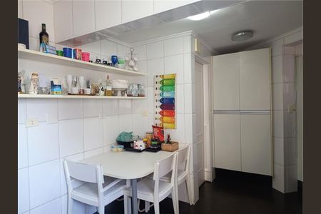 Apartamento à venda com 213m², 3 quartos e 3 vagas