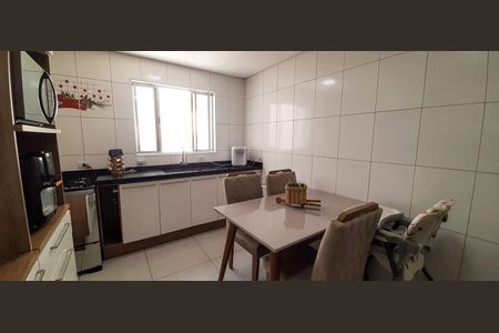Casa à venda com 150m², 3 quartos e 2 vagasCozinha