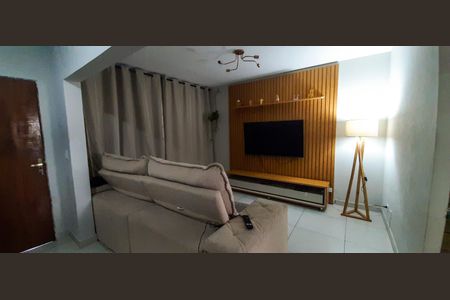 Sala de casa à venda com 3 quartos, 150m² em Metalúrgicos, Osasco