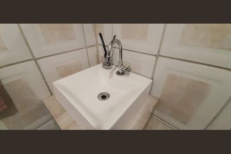 Casa à venda com 150m², 3 quartos e 2 vagasBanheiro Social