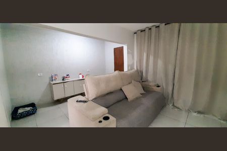 Casa à venda com 150m², 3 quartos e 2 vagasSala