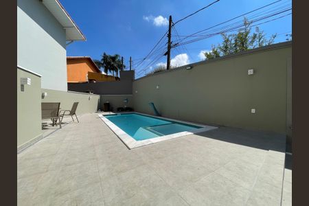 Casa de condomínio à venda com 170m², 3 quartos e 2 vagas Casa de condomínio à venda com 170m², 3 quartos e 2 vagasÁrea comum - Piscina