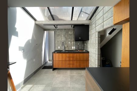 Casa de condomínio à venda com 170m², 3 quartos e 2 vagas Casa de condomínio à venda com 170m², 3 quartos e 2 vagasÁrea comum - Churrasqueira