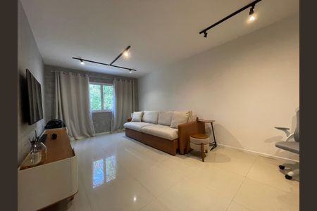 Casa de condomínio à venda com 170m², 3 quartos e 2 vagas Casa de condomínio à venda com 170m², 3 quartos e 2 vagasSala