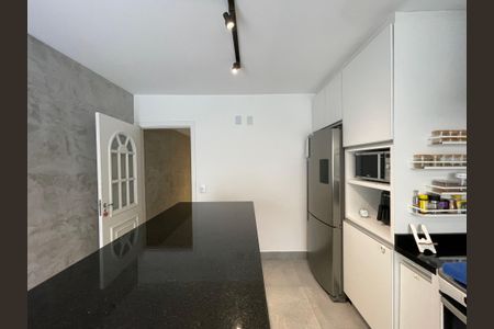 Casa de condomínio à venda com 170m², 3 quartos e 2 vagas Casa de condomínio à venda com 170m², 3 quartos e 2 vagasCozinha