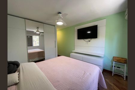 Casa de condomínio à venda com 170m², 3 quartos e 2 vagas Casa de condomínio à venda com 170m², 3 quartos e 2 vagasSuíte