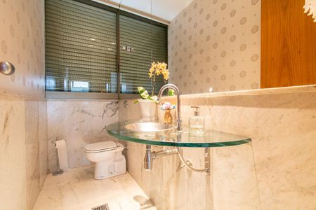 Apartamento à venda com 212m², 4 quartos e 3 vagas Apartamento à venda com 212m², 4 quartos e 3 vagasLavabo