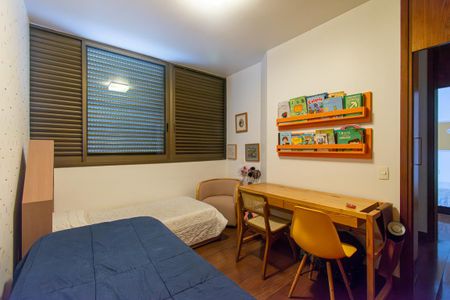 Apartamento à venda com 212m², 4 quartos e 3 vagas Apartamento à venda com 212m², 4 quartos e 3 vagasQuarto 1