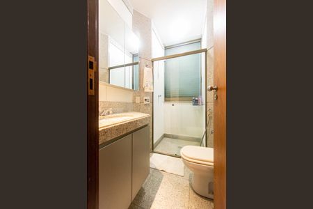 Apartamento à venda com 212m², 4 quartos e 3 vagas Apartamento à venda com 212m², 4 quartos e 3 vagasBanheiro