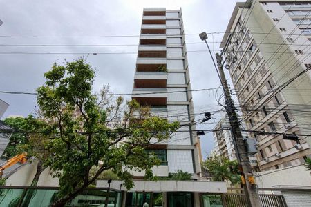 Apartamento à venda com 212m², 4 quartos e 3 vagas Apartamento à venda com 212m², 4 quartos e 3 vagasFachada