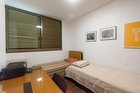 Apartamento à venda com 212m², 4 quartos e 3 vagas Apartamento à venda com 212m², 4 quartos e 3 vagasQuarto 2
