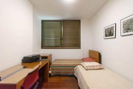 Apartamento à venda com 212m², 4 quartos e 3 vagas Apartamento à venda com 212m², 4 quartos e 3 vagasQuarto 2