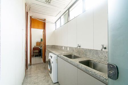 Apartamento à venda com 212m², 4 quartos e 3 vagas Apartamento à venda com 212m², 4 quartos e 3 vagasÁrea de Serviço