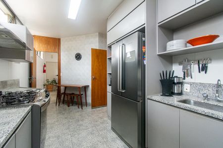 Apartamento à venda com 212m², 4 quartos e 3 vagas Apartamento à venda com 212m², 4 quartos e 3 vagasCozinha