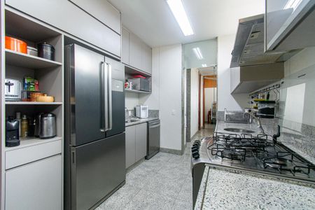 Apartamento à venda com 212m², 4 quartos e 3 vagas Apartamento à venda com 212m², 4 quartos e 3 vagasCozinha