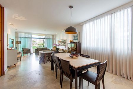 Sala de apartamento à venda com 4 quartos, 212m² em Serra, Belo Horizonte
