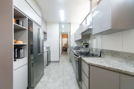 Apartamento à venda com 212m², 4 quartos e 3 vagas Apartamento à venda com 212m², 4 quartos e 3 vagasCozinha