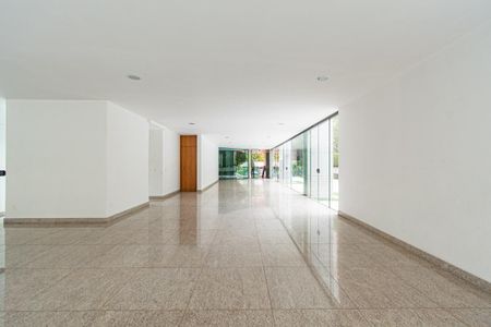 Apartamento à venda com 212m², 4 quartos e 3 vagas Apartamento à venda com 212m², 4 quartos e 3 vagasÁrea comum