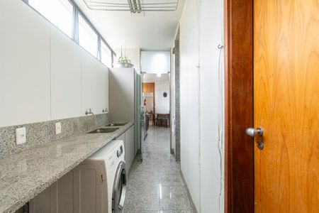 Apartamento à venda com 212m², 4 quartos e 3 vagas Apartamento à venda com 212m², 4 quartos e 3 vagasÁrea de Serviço