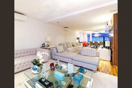 Casa à venda com 3 quartos, 450m² em Pacaembu, São Paulo