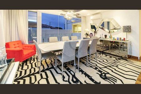 Casa à venda com 3 quartos, 450m² em Pacaembu, São Paulo