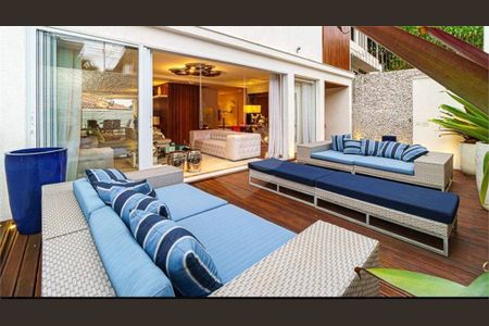 Casa à venda com 3 quartos, 450m² em Pacaembu, São Paulo