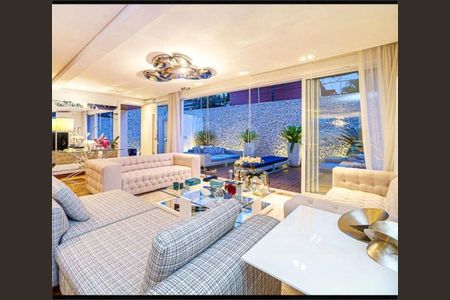 Casa à venda com 3 quartos, 450m² em Pacaembu, São Paulo